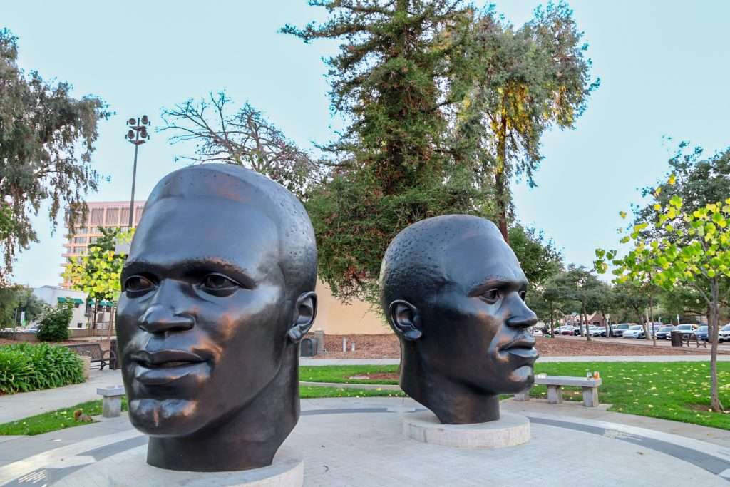 PasadenaCityHallSculptures