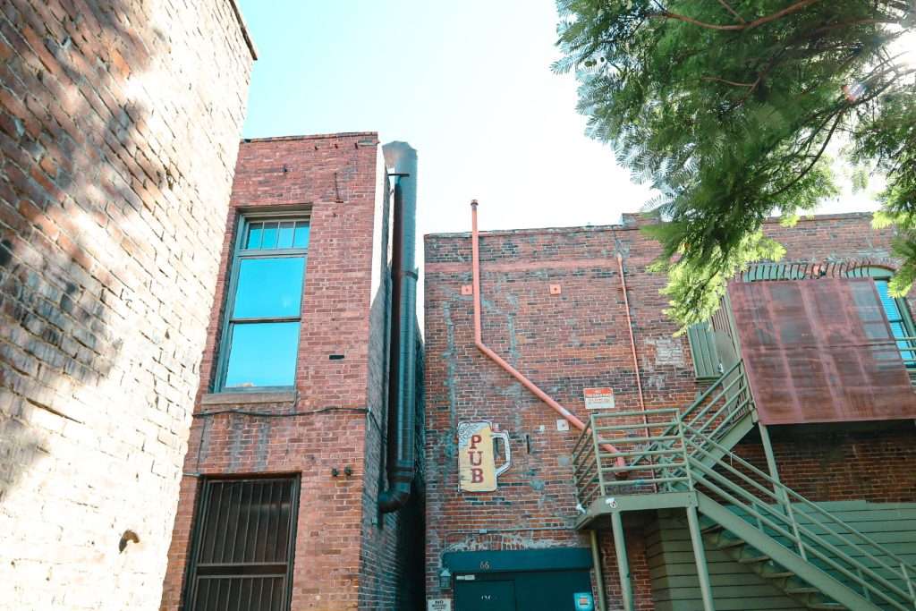 PasadenaPubBrickBuilding